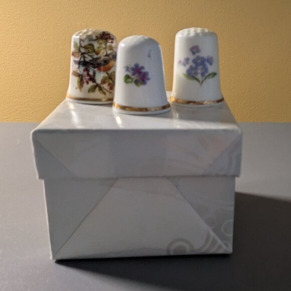 Vintage Bone China Thimbles Made in England - Mismatched Set of 3 - Picture 6 of 6